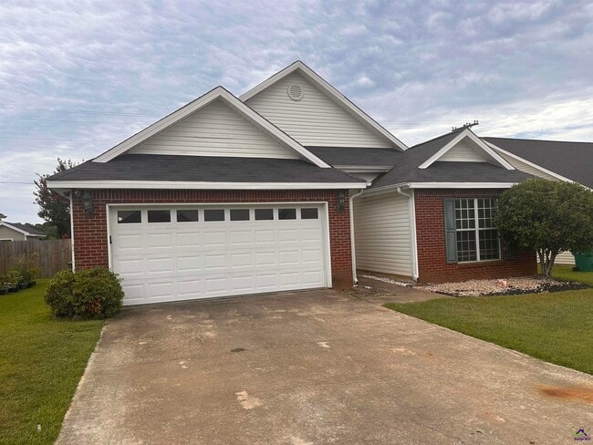 Photo - 123 Larkspur Ln