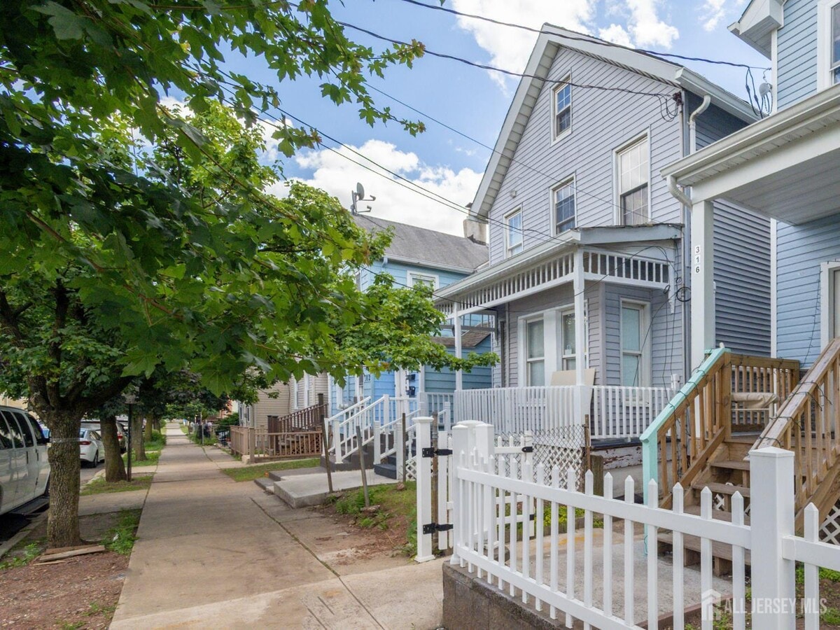 Photo - 314 Seaman St Unit 2