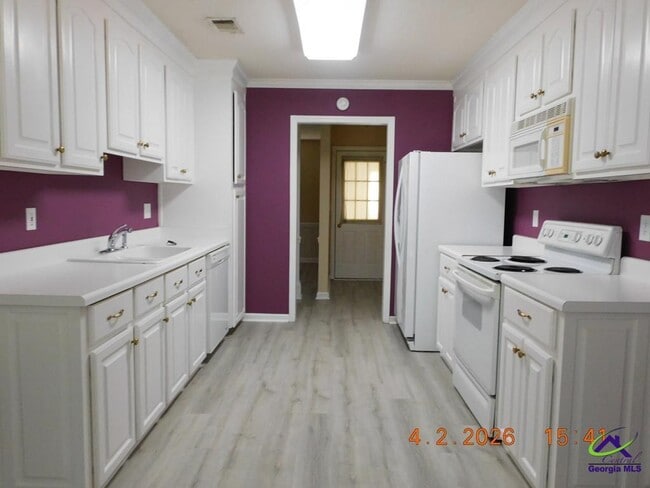 Photo - 225 Waterford Dr