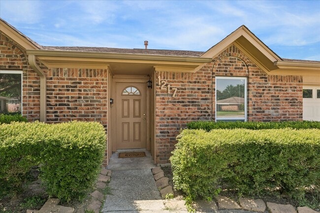 Photo - 1217 E Brown Ln