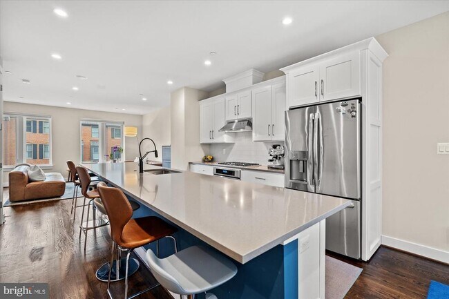 Photo - 607 Slade Ct