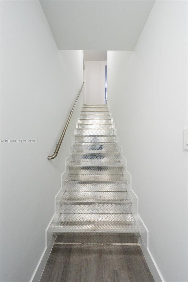 Photo - 618 NE 21st Ave Unidad 2