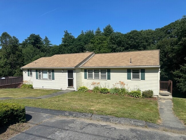 Building Photo - 11 Woodside Dr Unit A