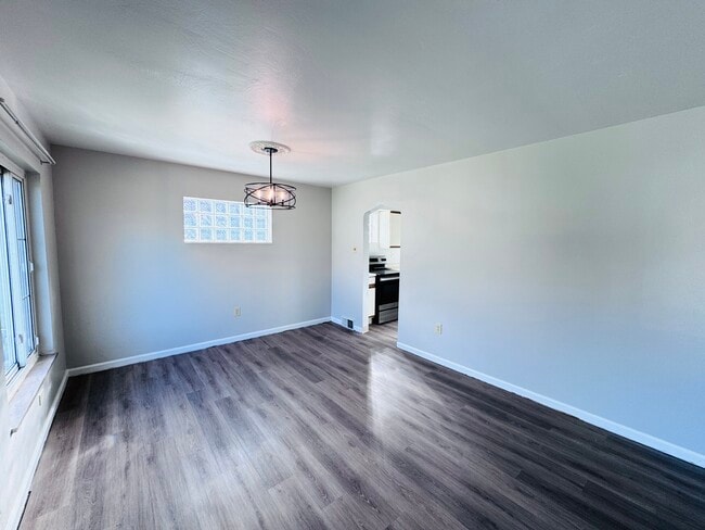 Photo - 1220 Colonial Ln