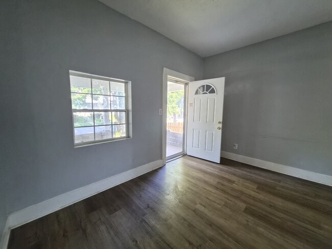 Photo - 321-323 N Arsenal Ave Unit 323-A