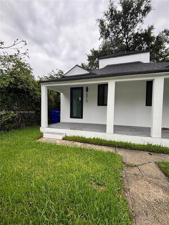 Photo - 6911 NW 4th Ct Unidad 6915