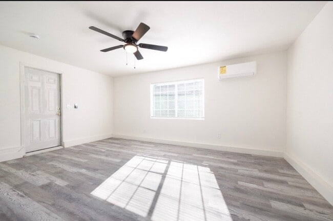 Photo - 4346 Keeler Ave