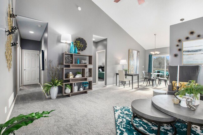 3 Bed 3 Bath Townhome with Pool and Gym Ac... - 3 Bed 3 Bath Townhome with Pool and Gym Ac...