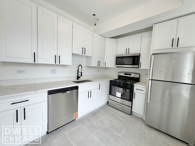 Building Photo - 956 N Winchester Ave Unit 3E