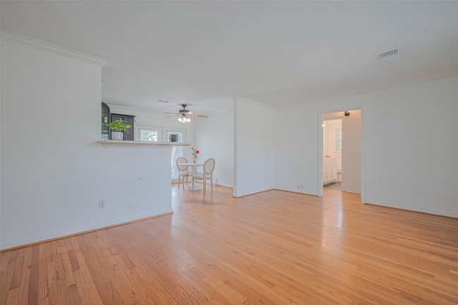 Photo - 3042 Oak Forest Dr