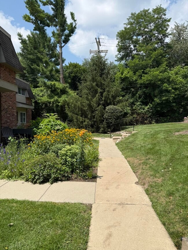 Photo - 519 Longshore Dr Unit B