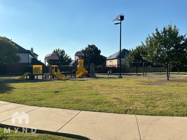 Photo - 5013 Cedar Springs Dr