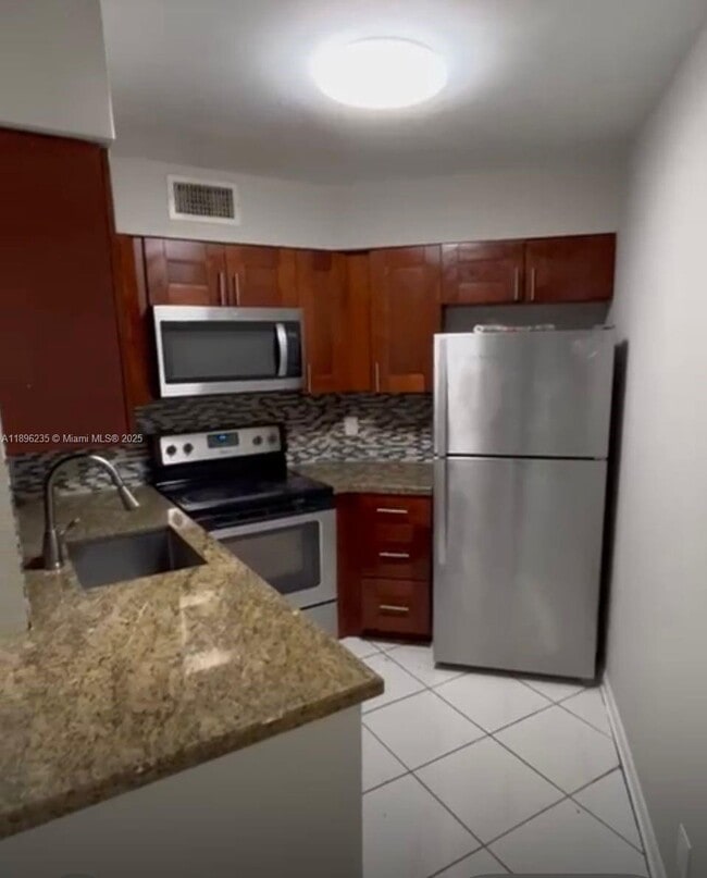 Photo - 212 Lake Pointe Dr Unit 106
