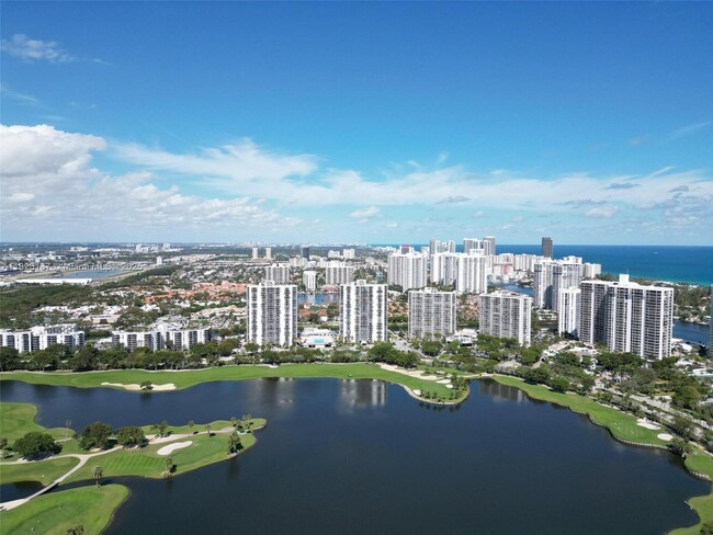 Photo - 3675 N Country Club Dr Unidad 1006 Rental