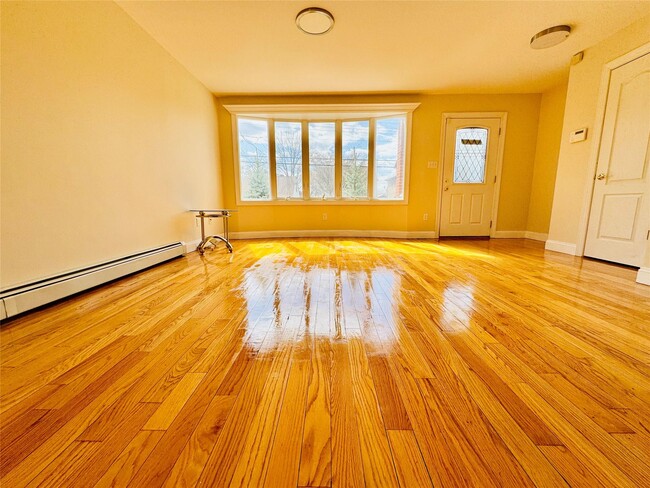 Building Photo - 64-21-64230 230th St Unit 1st FL Rental