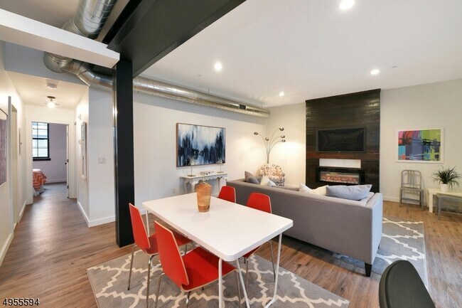 Photo - 8 Personette St Unidad 7