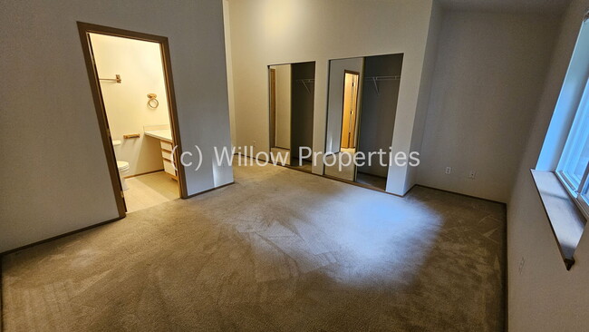Photo - 3-Bedroom Duplex in Puyallup with 2 Full B...