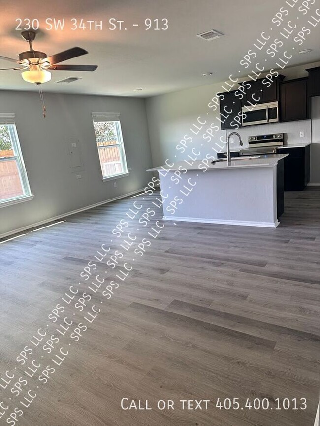Photo - 230 SW 34th St