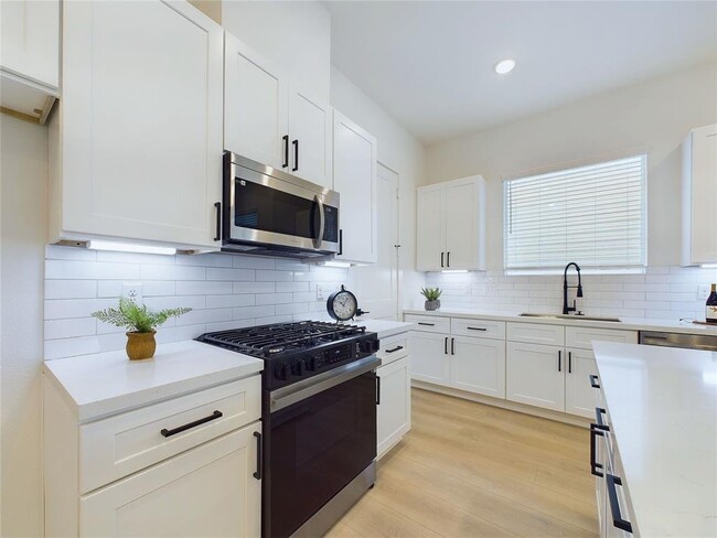 Photo - 3846 Seabrook St