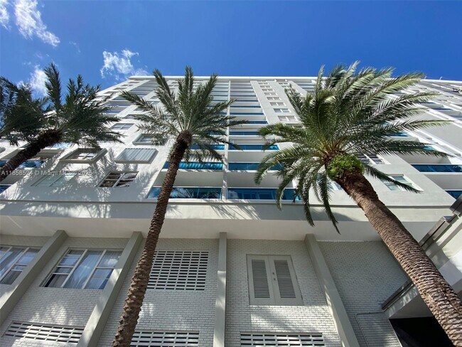 Photo - 6770 Indian Creek Dr Unit 4J