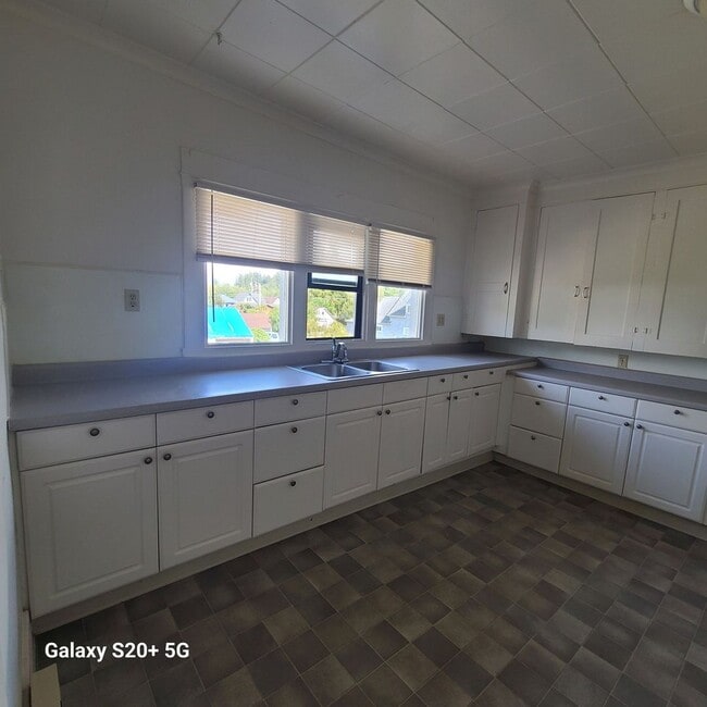Building Photo - 626 Unit #A