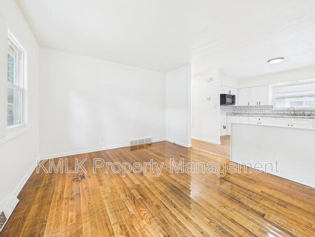 Photo - 1622 Merrill Ave