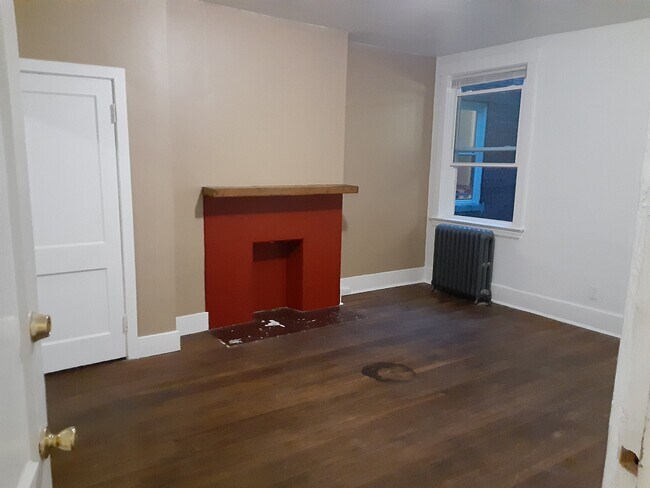 Photo - 3215 Ward St