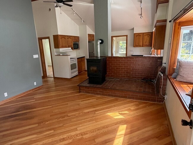 Photo - 721 Cole Rd