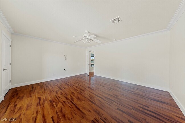 Photo - 144 E Robindale Rd