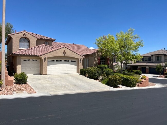 Building Photo - 11000 Pine Knolls Ct