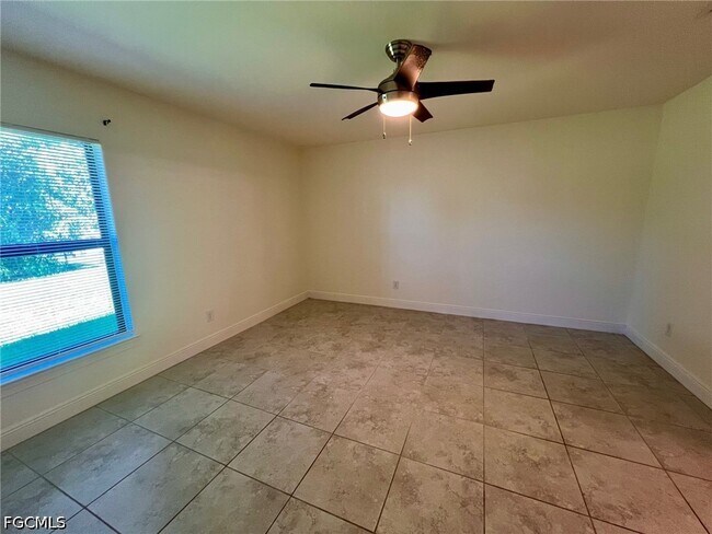 3322 SW 17th Pl