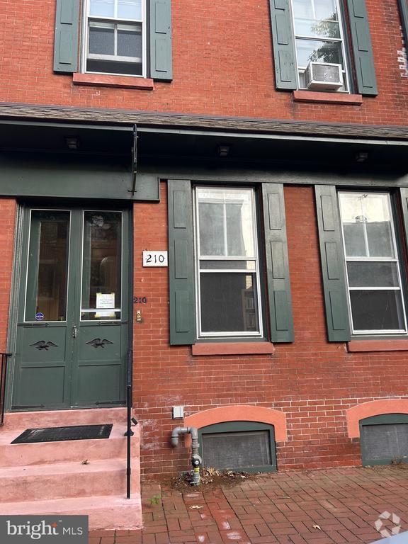Building Photo - 210 W Gay St Rental