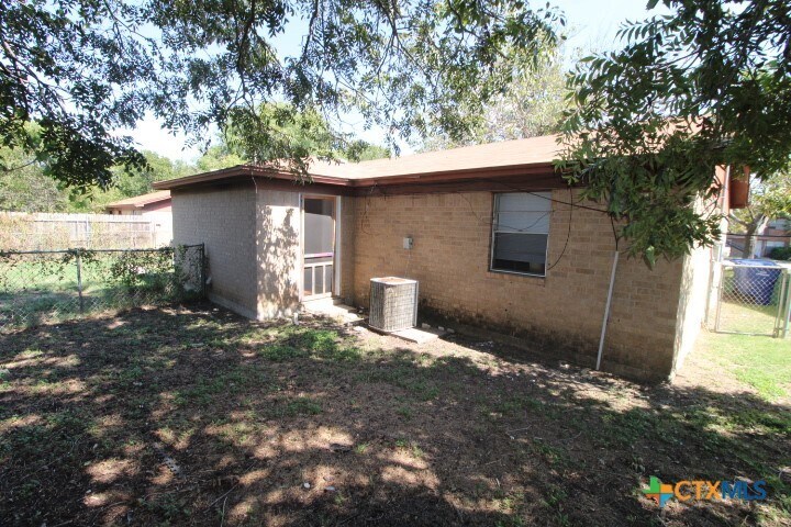 Photo - 603 Westview Cir