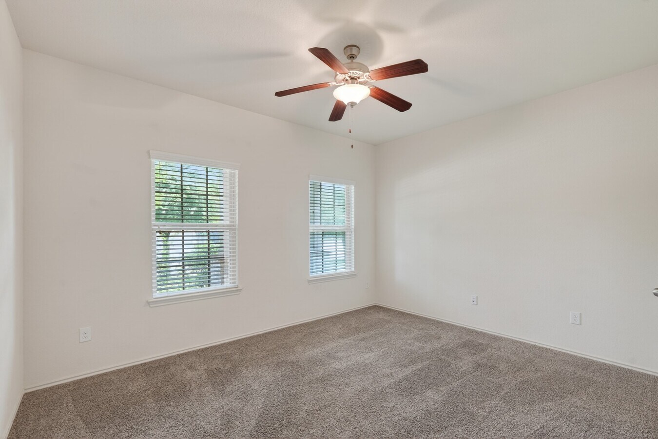 Photo - 138 Meadow Grove Dr