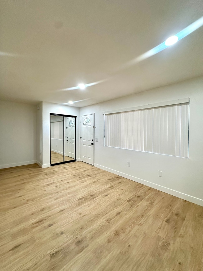 Photo - Beautiful & Cozy West Hills Adjacent Condo in Secure Building - MOVE IN READY