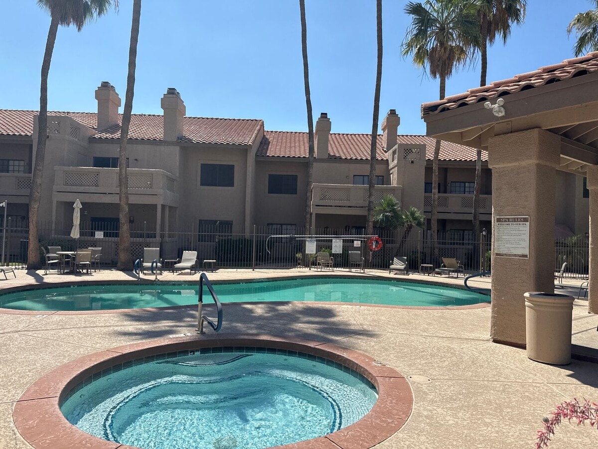 2 BEDROOM CONDO IN MESA - 2 BEDROOM CONDO IN MESA