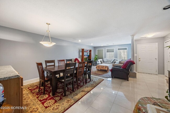 Photo - 335 Devon Pl