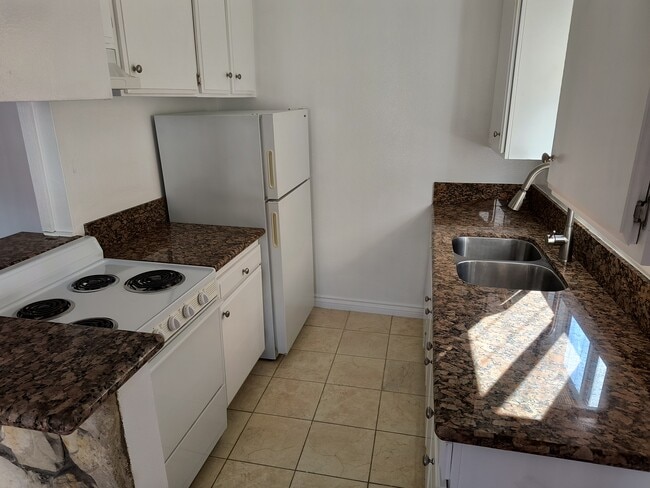 Photo - Hollywood Villa Apartments