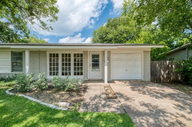 Photo - 8202 Polar Dr