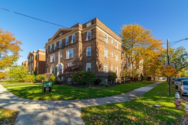 Primary - Cormere (IN-UNIT WASHER & DRYER) Apartments