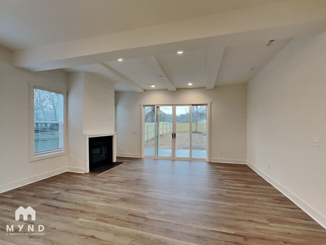 Photo - 928 Wainwright Ave