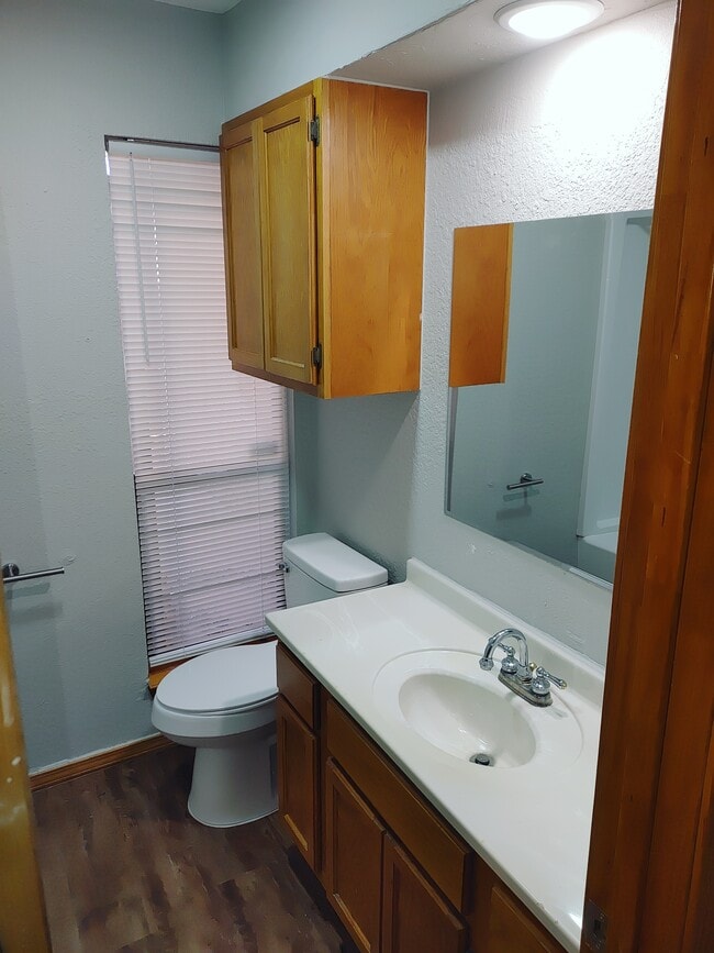 Photo - 732 Waterview Rd