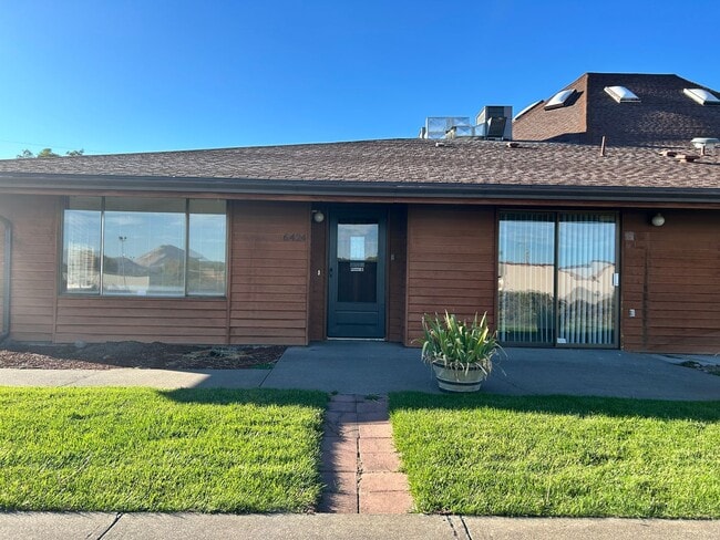 Building Photo - 6412-6416-6424 S 6th St. Unit 6424 Rental