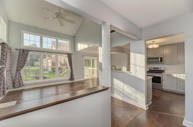 Photo - 2222 Seaver Ln