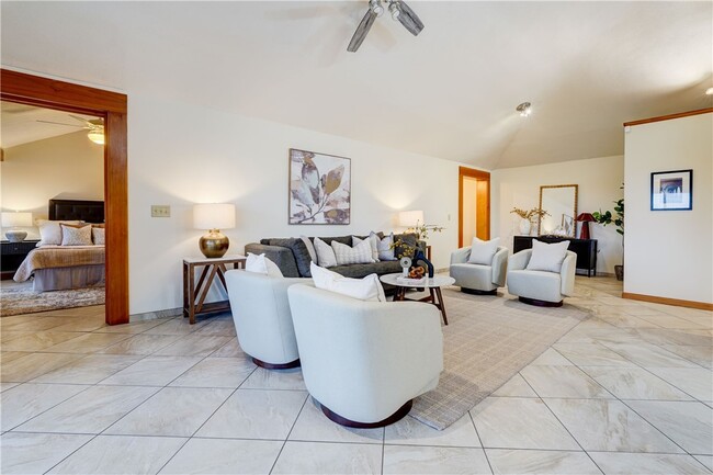 Photo - 2654 Whalen Rd