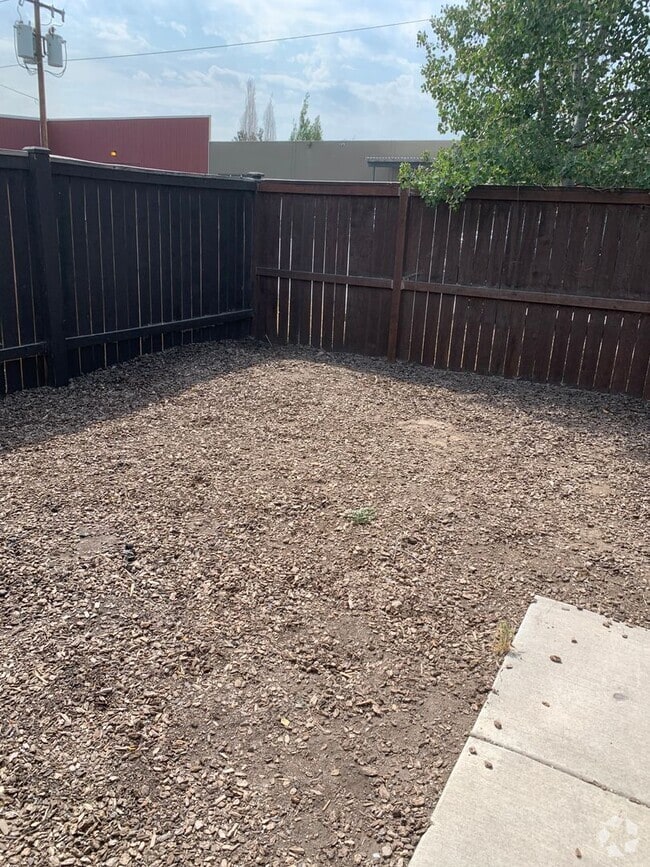 Building Photo - Studio in Downtown Bend with Garage Rental