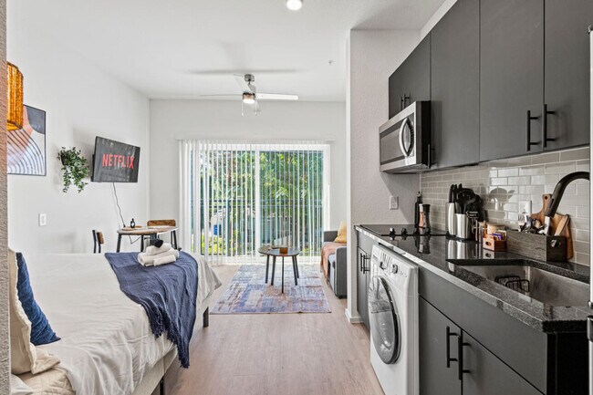 596 W 9th St Unidad SI ID1335763P