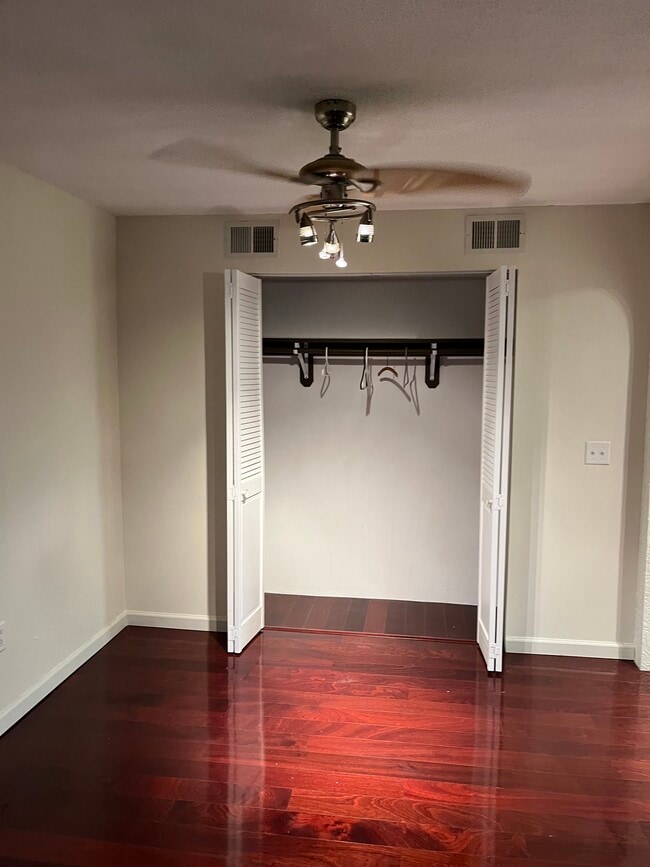 Photo - 14 Shadowbrook Ln Unidad 28