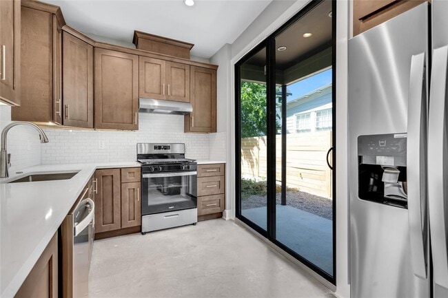 Photo - 5612 Clay Ave