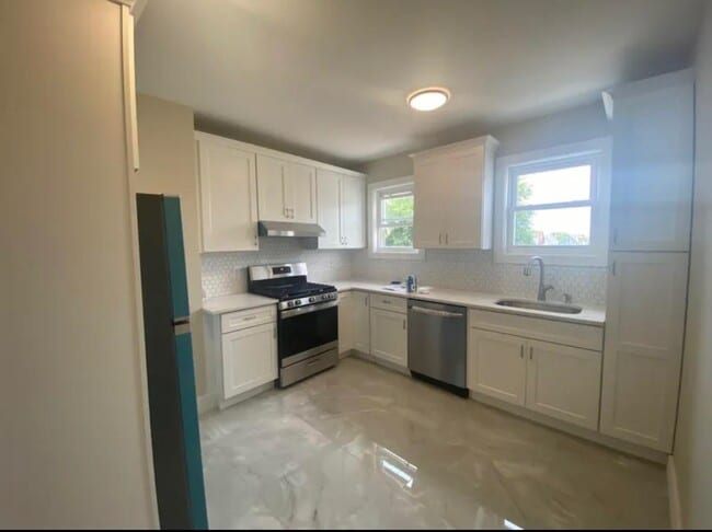 Photo - 275 Avenue B Ave Unit 2